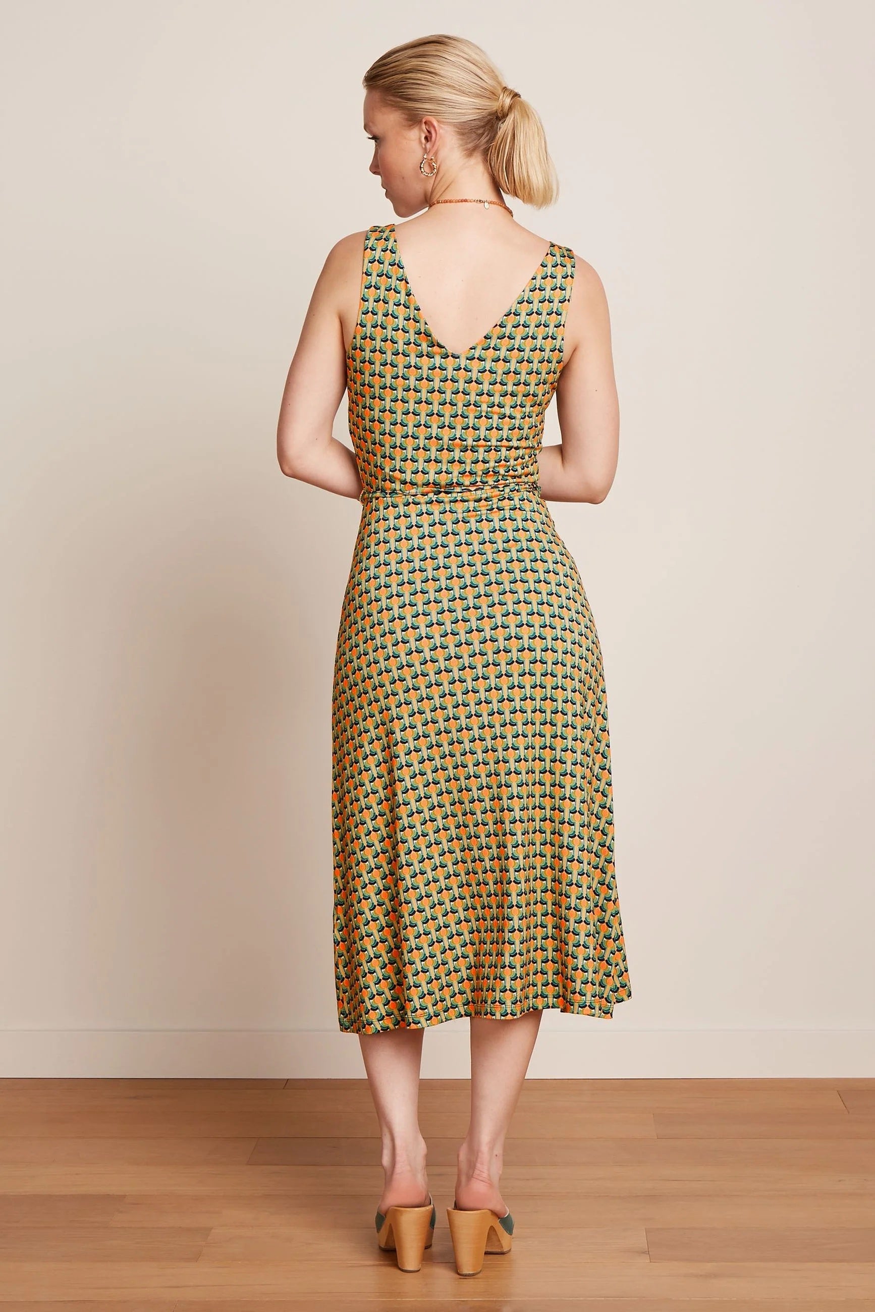 Anna dress Nova  942 Shell Orange - LEEF mode en accessoires