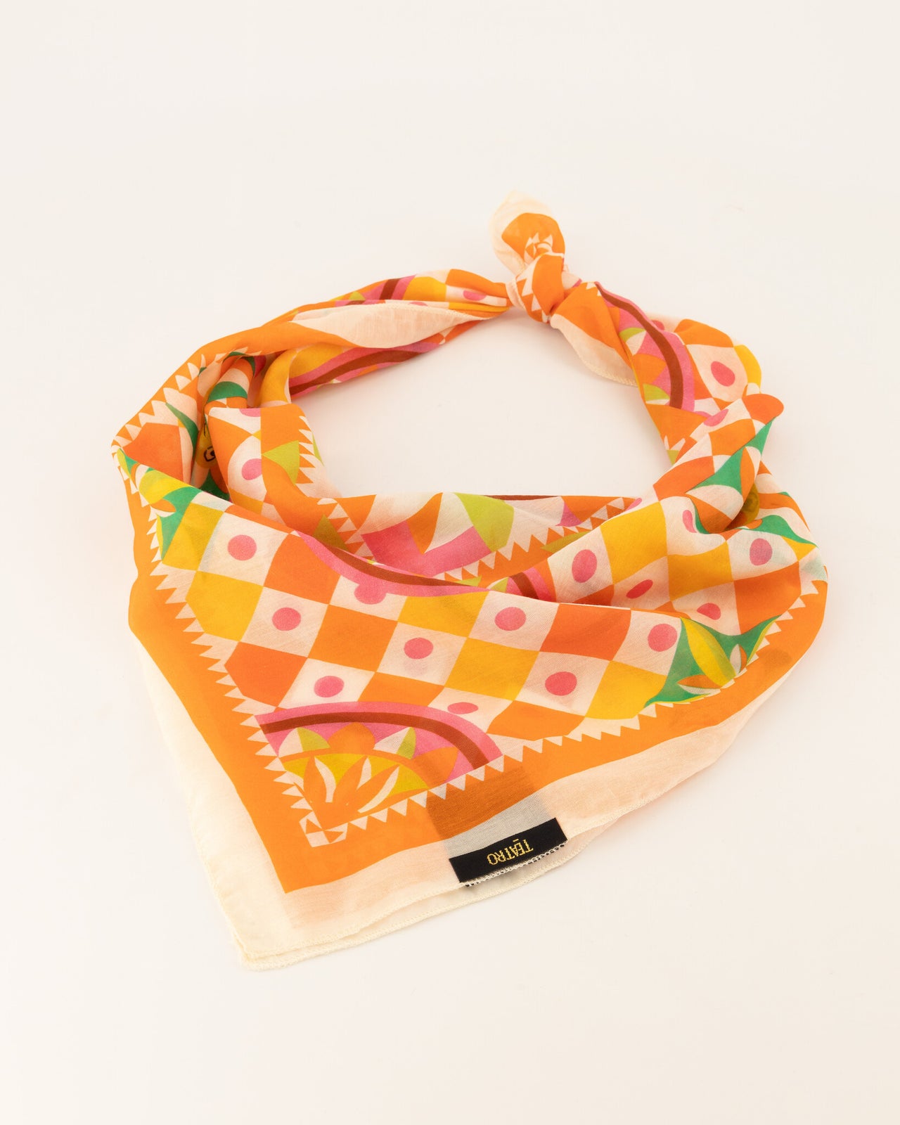 Astrid Groot Sjaals Oranje Sun - LEEF mode en accessoires