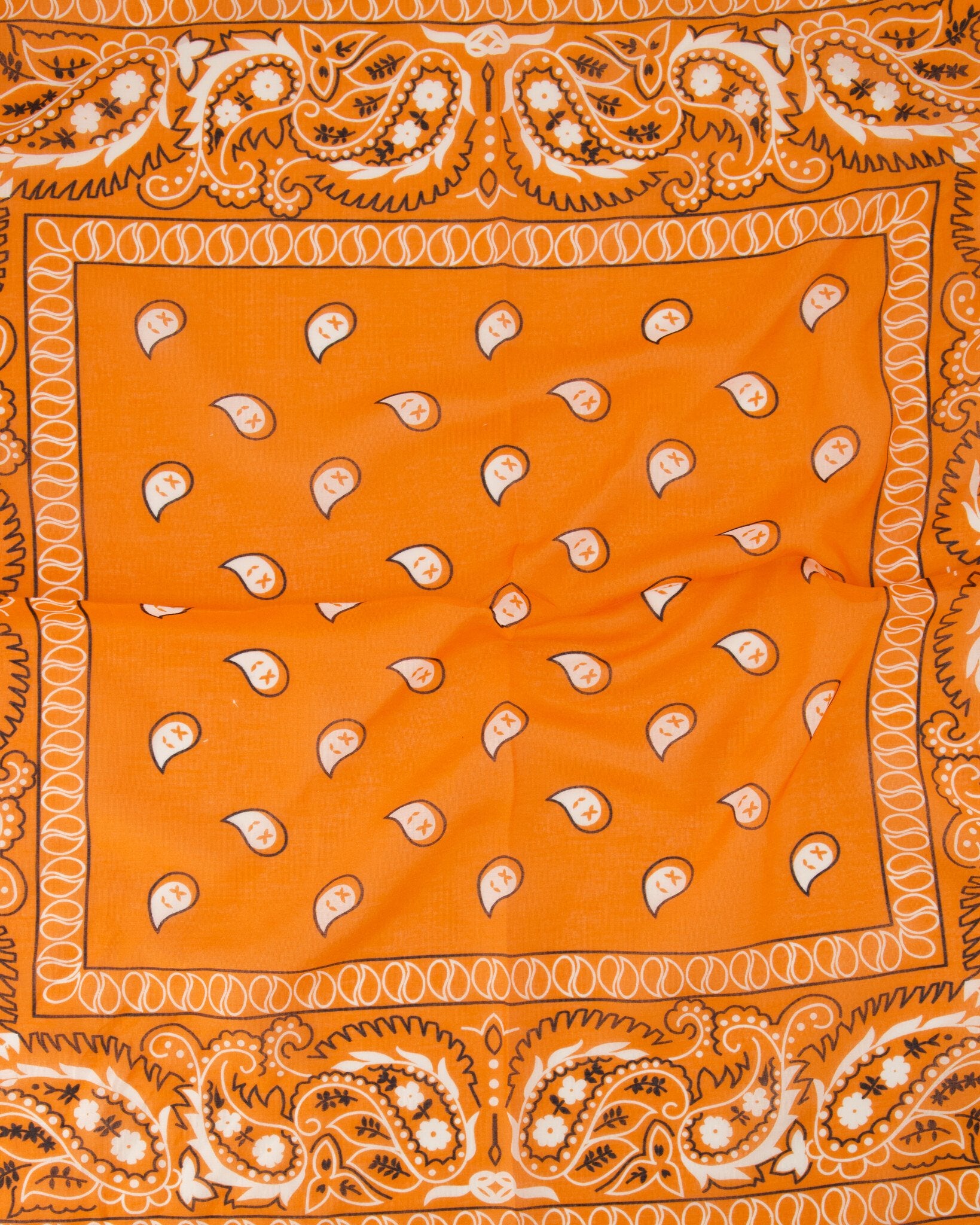 Astrid Groot Sjaals Oranje - LEEF mode en accessoires