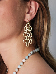 ORGANISCHE LANGE OORBELLEN (7CM) goud - LEEF mode en accessoires