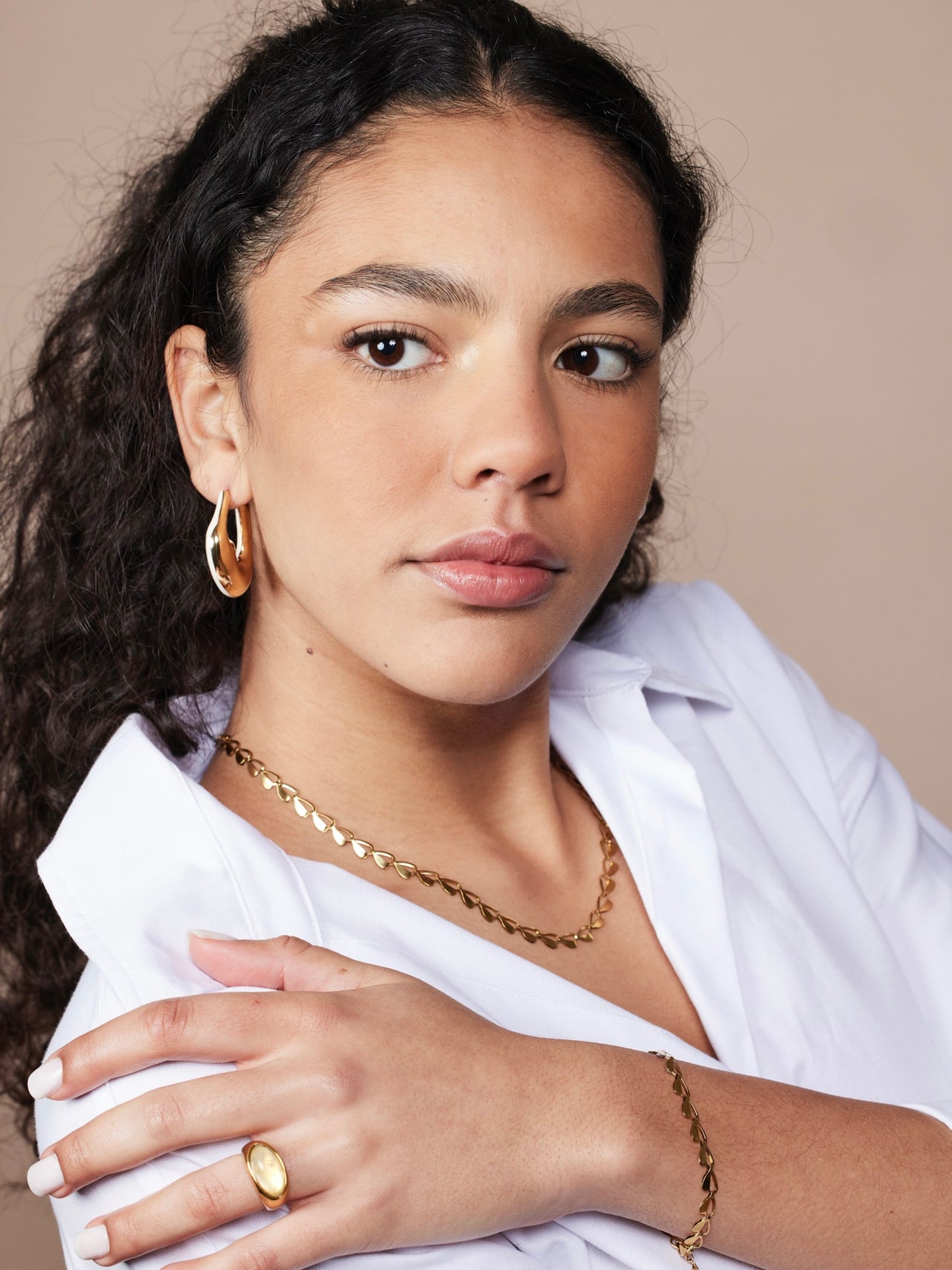 ORGANISCHE OORBELLEN MET WITTE EMAILLE wit - LEEF mode en accessoires