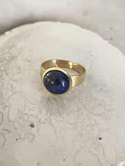 RING MET GEMSTONE IN STRAKKE ZETTING (1.0 CM) / MORE COLOURS blauw - LEEF mode en accessoires