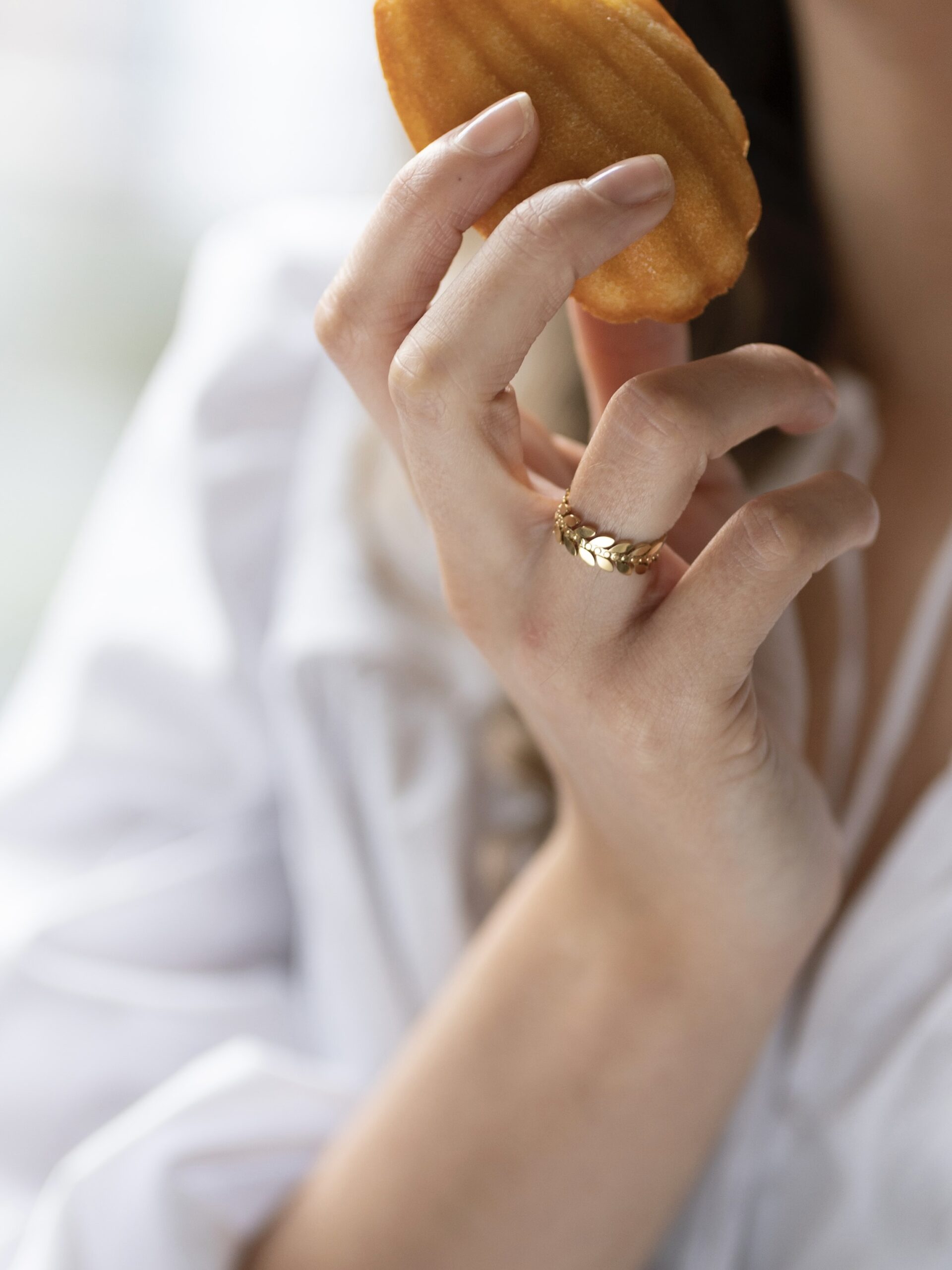 Ring met blaadjes (II) goud - LEEF mode en accessoires