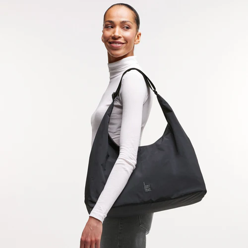 T-SHAPE BAG LARGE MONOCHROME 100 black - LEEF mode en accessoires