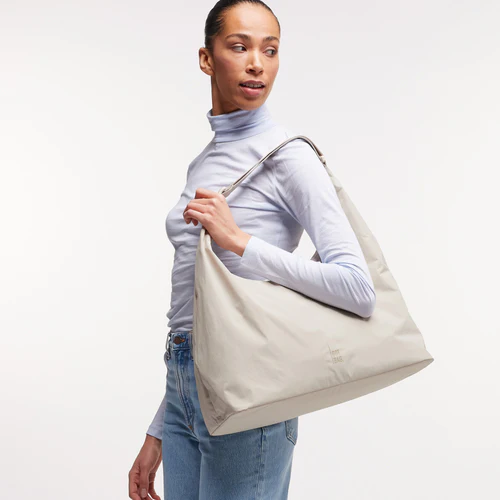 T-SHAPE BAG LARGE MONOCHROME 831 soft shell - LEEF mode en accessoires