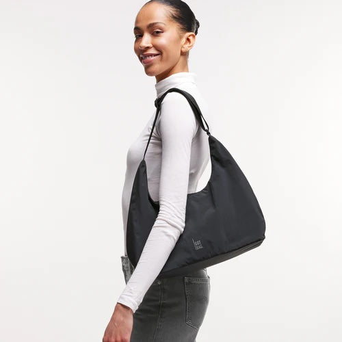T-SHAPE BAG SMALL MONOCHROME 100 black - LEEF mode en accessoires