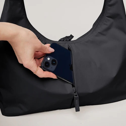 T-SHAPE BAG SMALL MONOCHROME 100 black - LEEF mode en accessoires