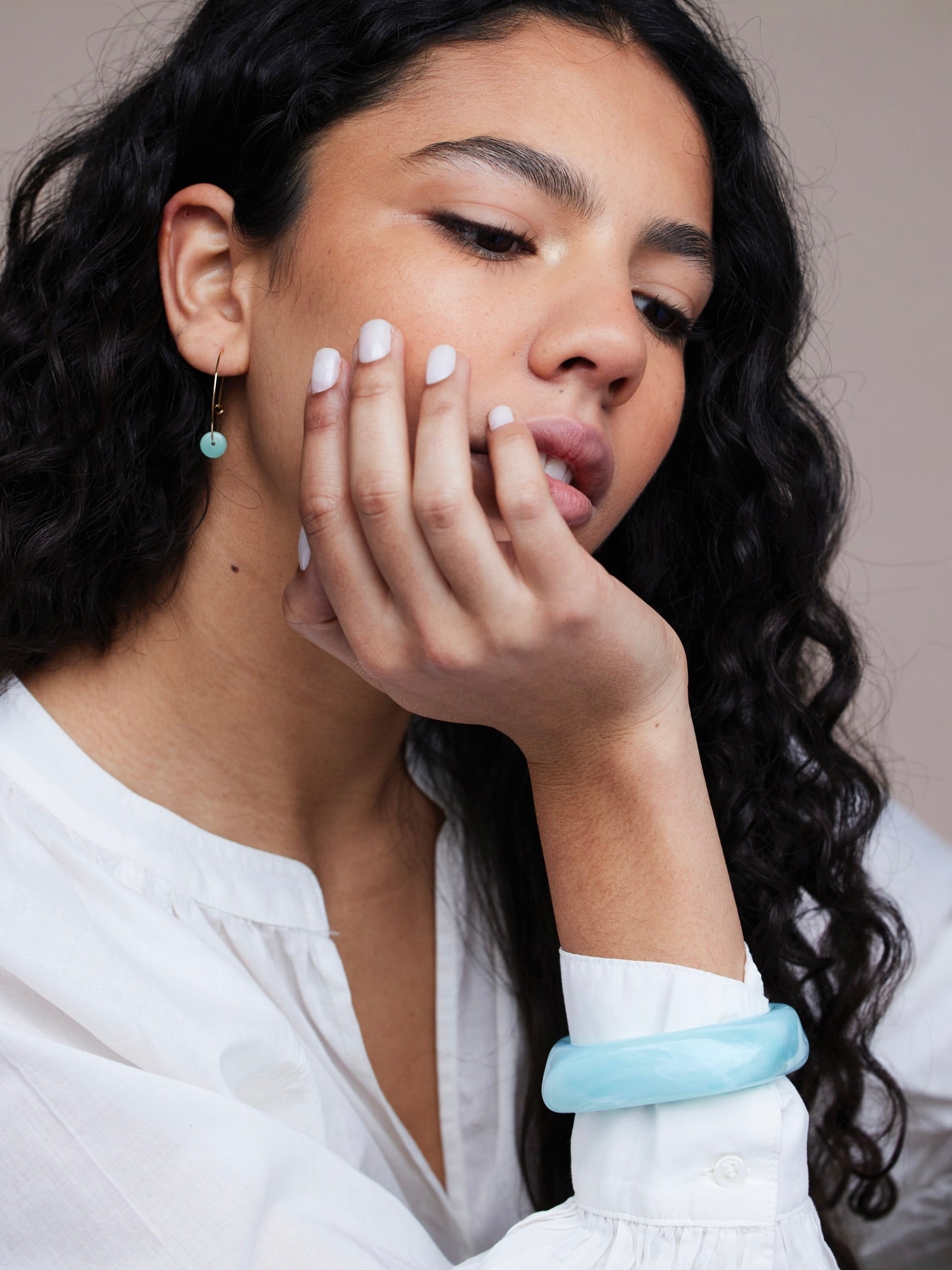 VIERKANTE BANGLE TURQUOISE MÊLÉE Turquoise - LEEF mode en accessoires