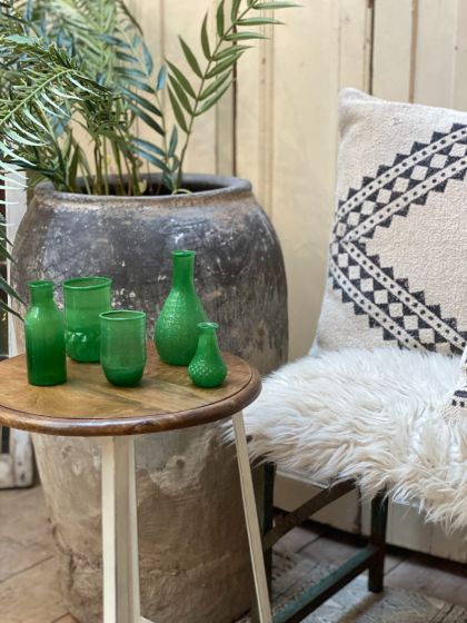 Vase In Opaline Glass Green van De Weldaad te koop bij LEEF mode en accessoires Meppel