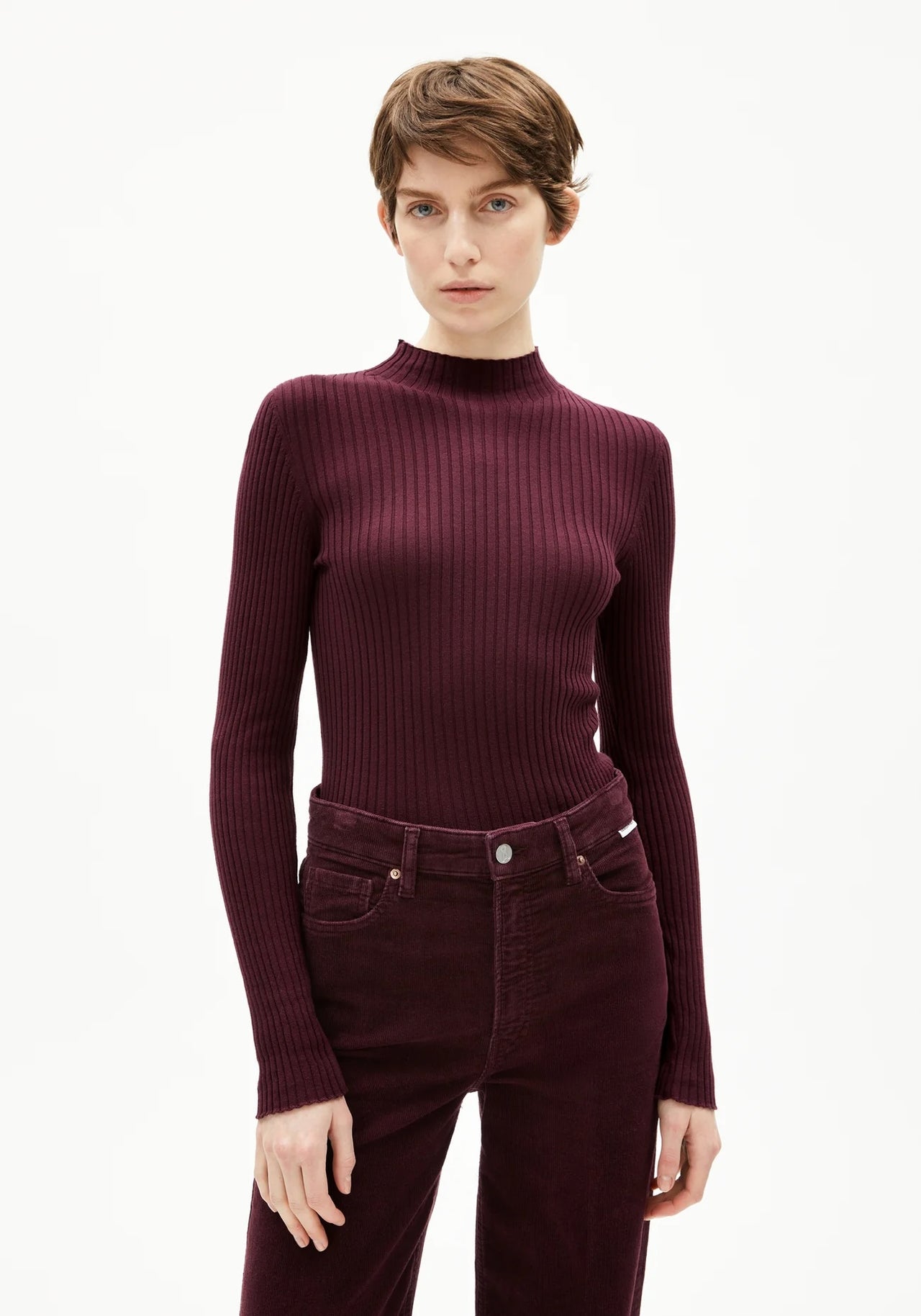 ALAANIA  3320 Dark Cranberry
