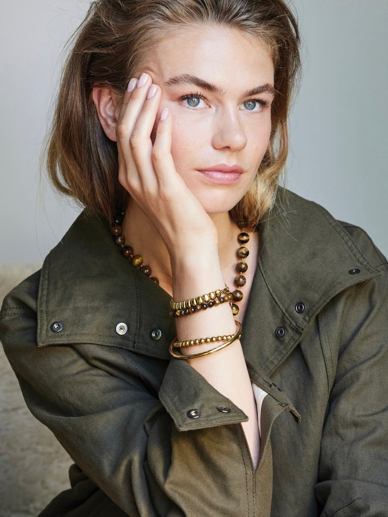 ARMBANDJE MET GEMSTONE BALLETJES  Bruin-Melee