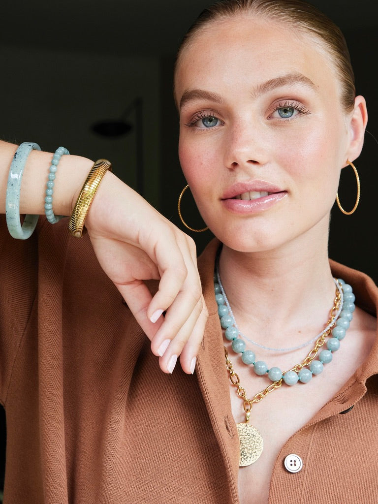 ARMBANDJE MET GEMSTONE BALLETJES  Zeegroen - LEEF mode en accessoires
