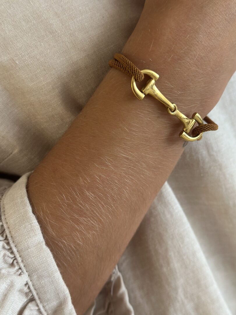 ARMBANDMETTOUWENGOUDENGESP_CAMELCamel__2