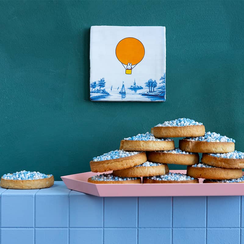 AdventurousMiffy10x10__3