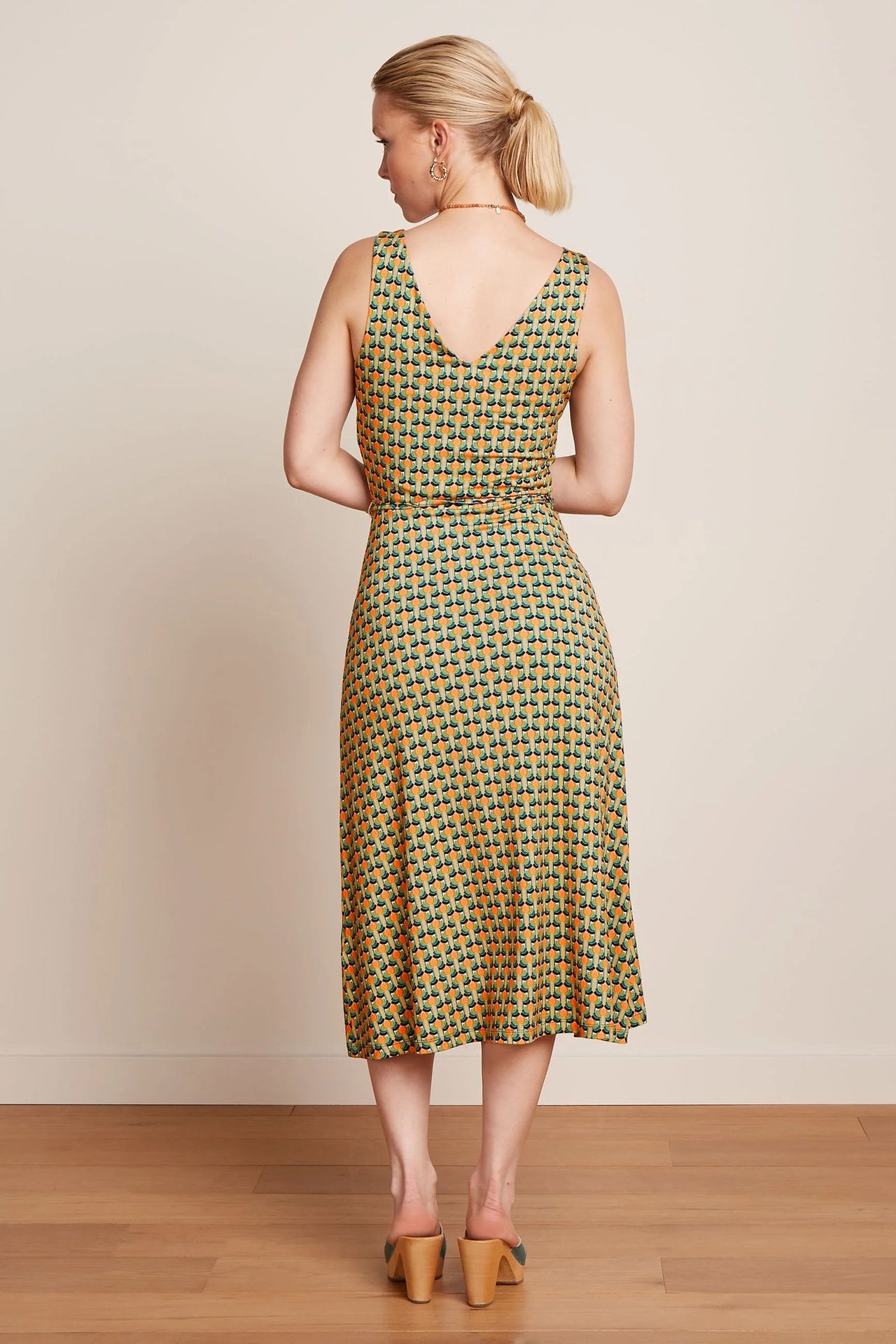 Anna dress Nova  942 Shell Orange - LEEF mode en accessoires