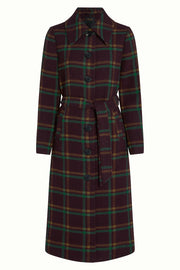 Lichte rode Arabella Coat Vera Check jas van King Louie met ruitpatroon en knopen, gedragen door een model.