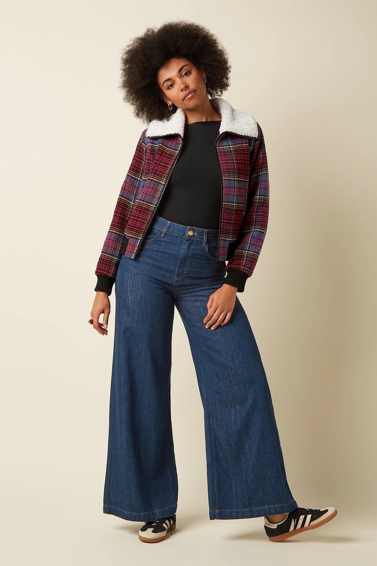 Lichte blauwe Arizona jas van King Louie met ruitpatroon en knoopsluiting, geschikt voor herfst en winter.