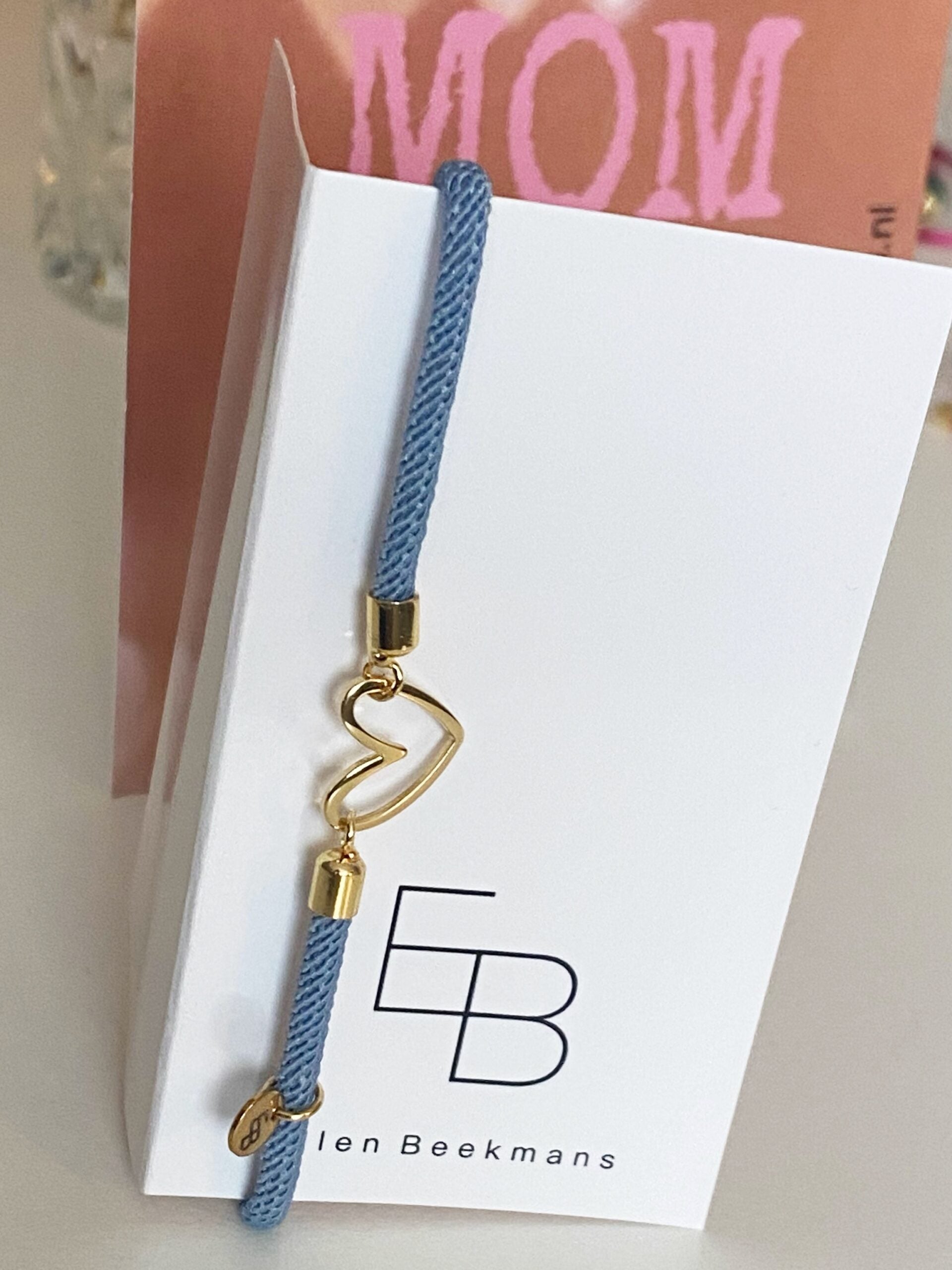 Armbandje met hartje (limited edition) licht blauw - LEEF mode en accessoires