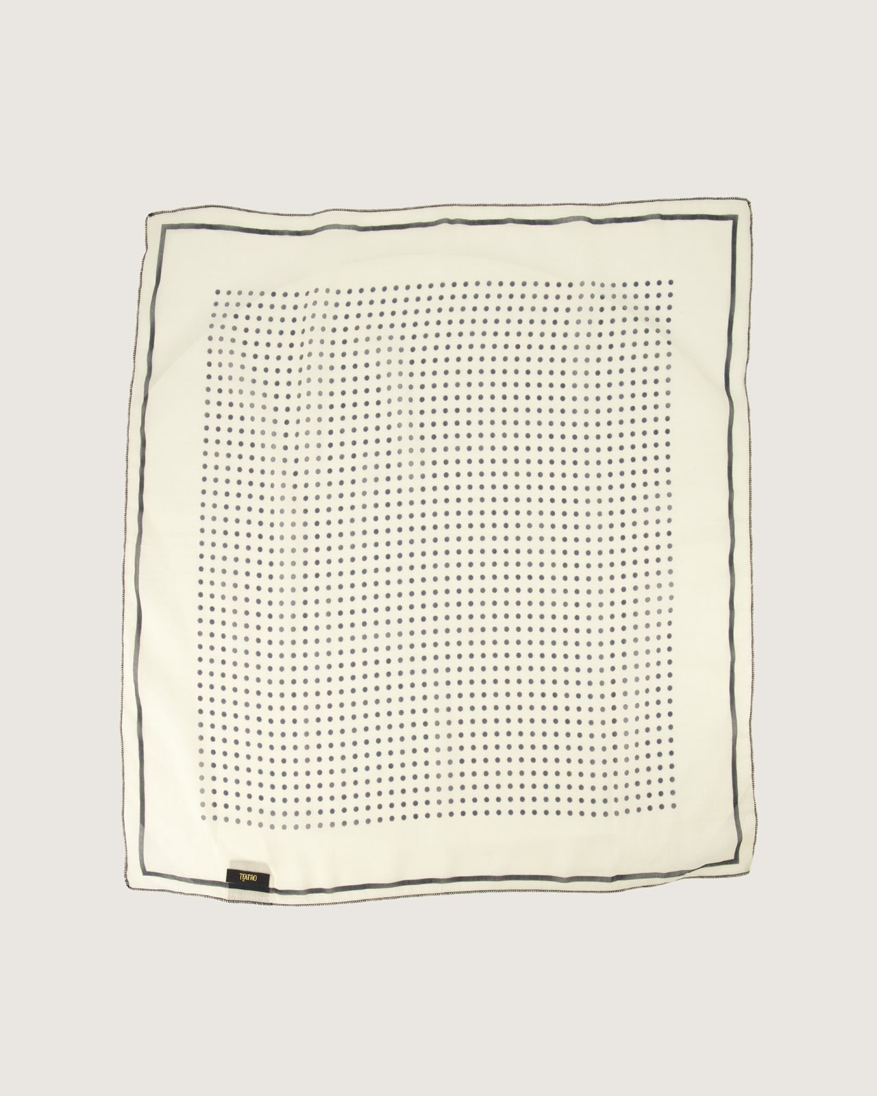 Astrid Groot Sjaals Beige Polkadot - LEEF mode en accessoires