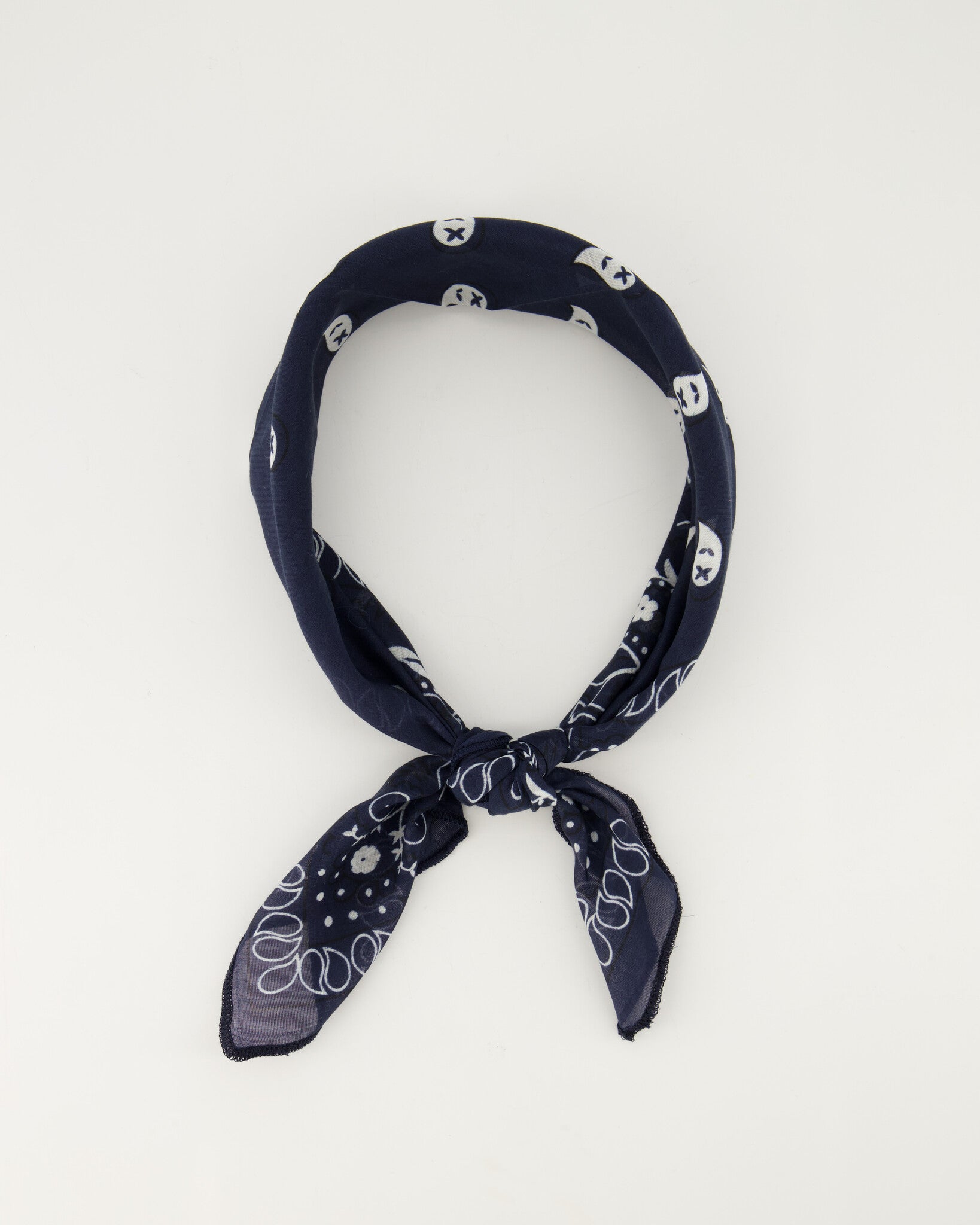 Astrid Groot Sjaals Donkerblauw - LEEF mode en accessoires