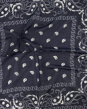 Astrid Groot Sjaals Donkerblauw - LEEF mode en accessoires