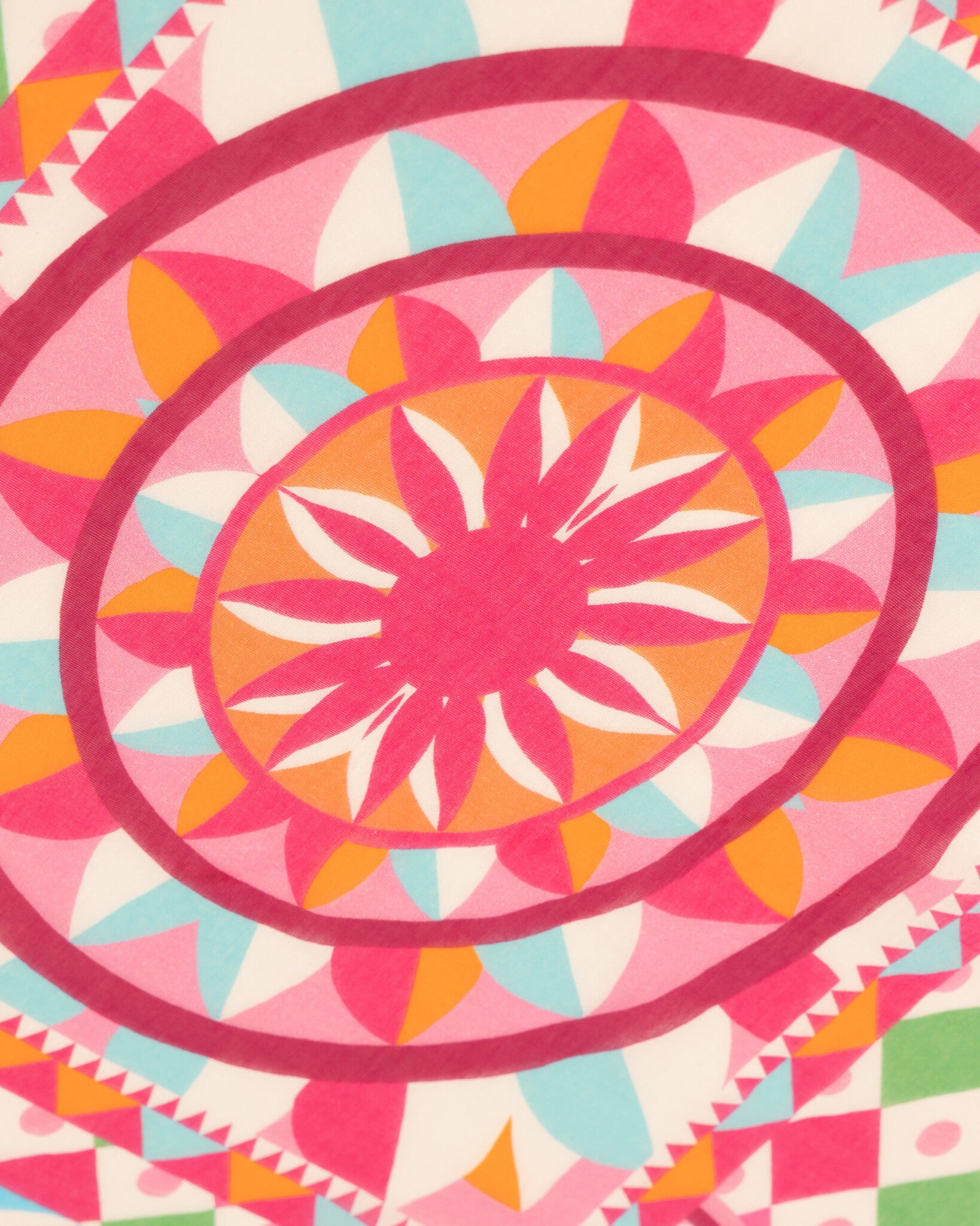 Astrid Groot Sjaals Fuchsia Sun - LEEF mode en accessoires