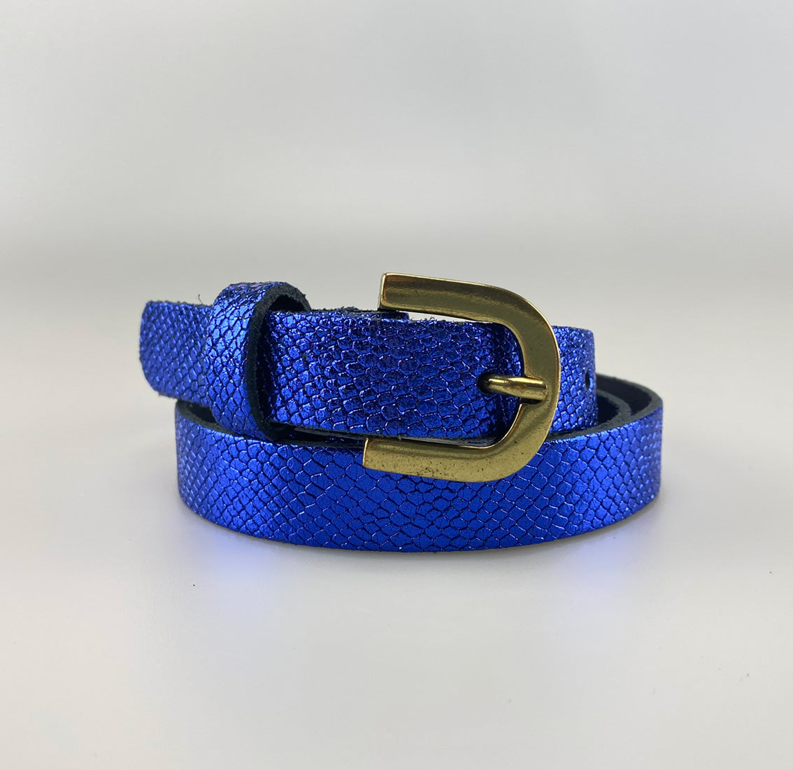 BasicLoveGesp2cm_kobaltsnakestock_1