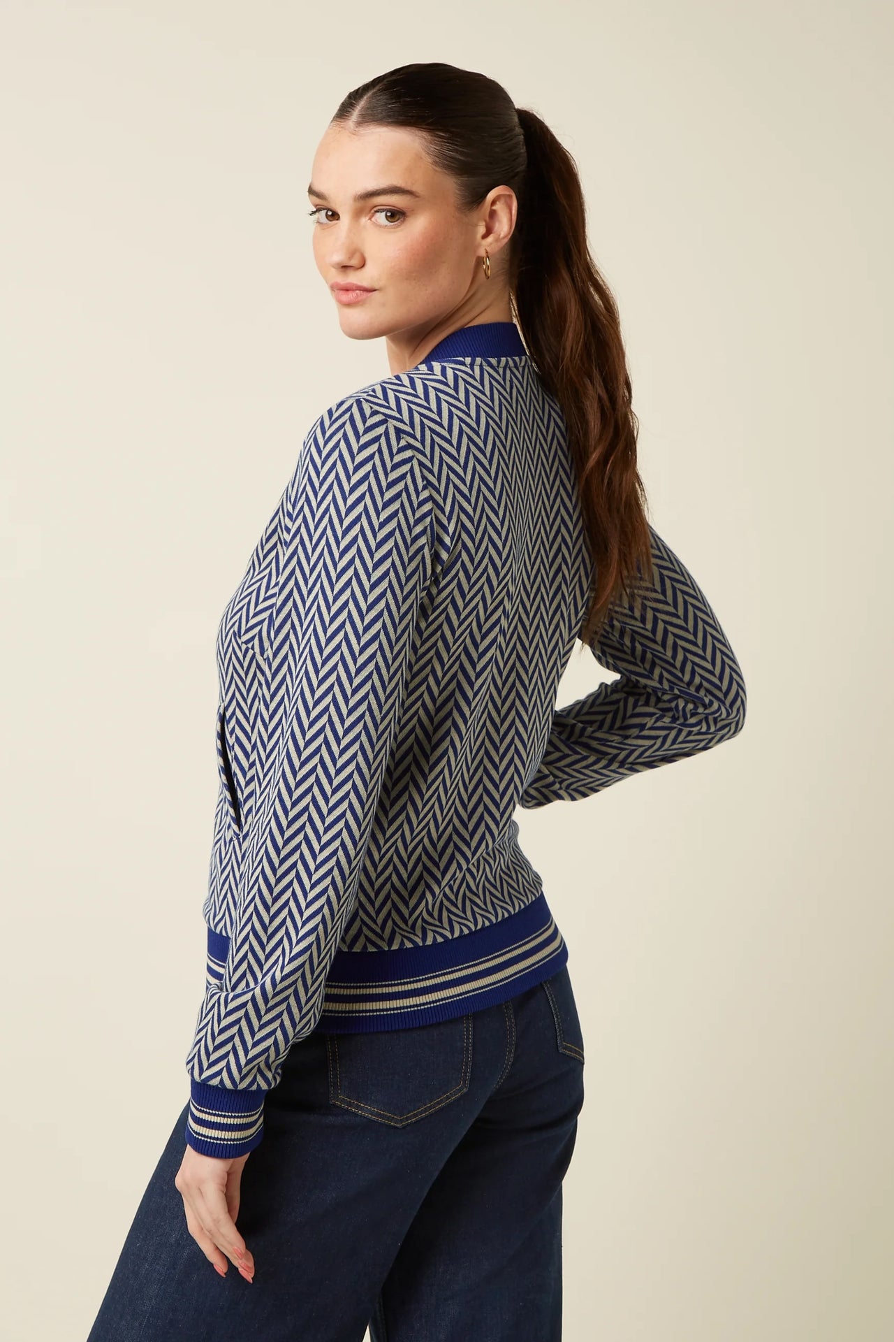 BessieJacketSloan439Marazine__2