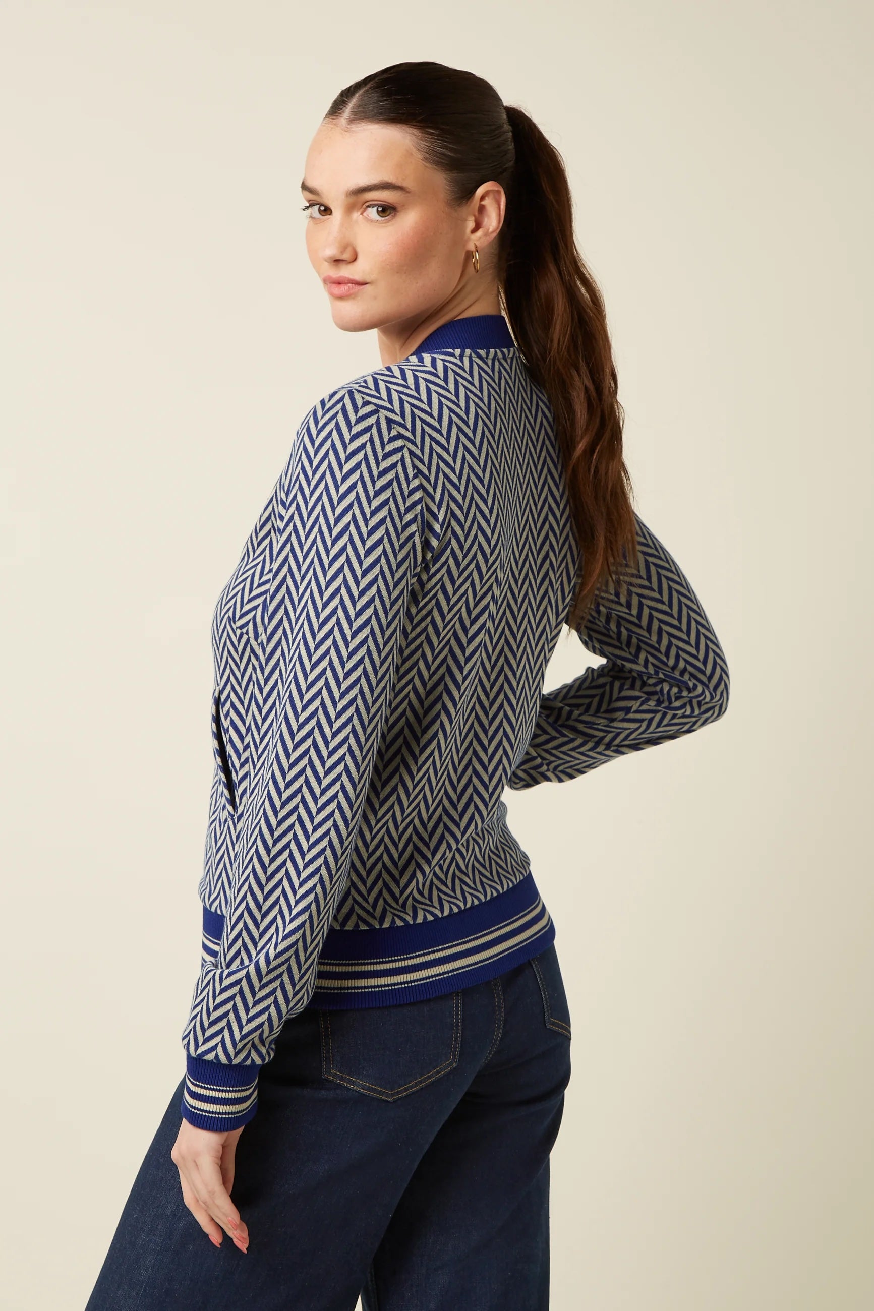 BessieJacketSloan439Marazine__2