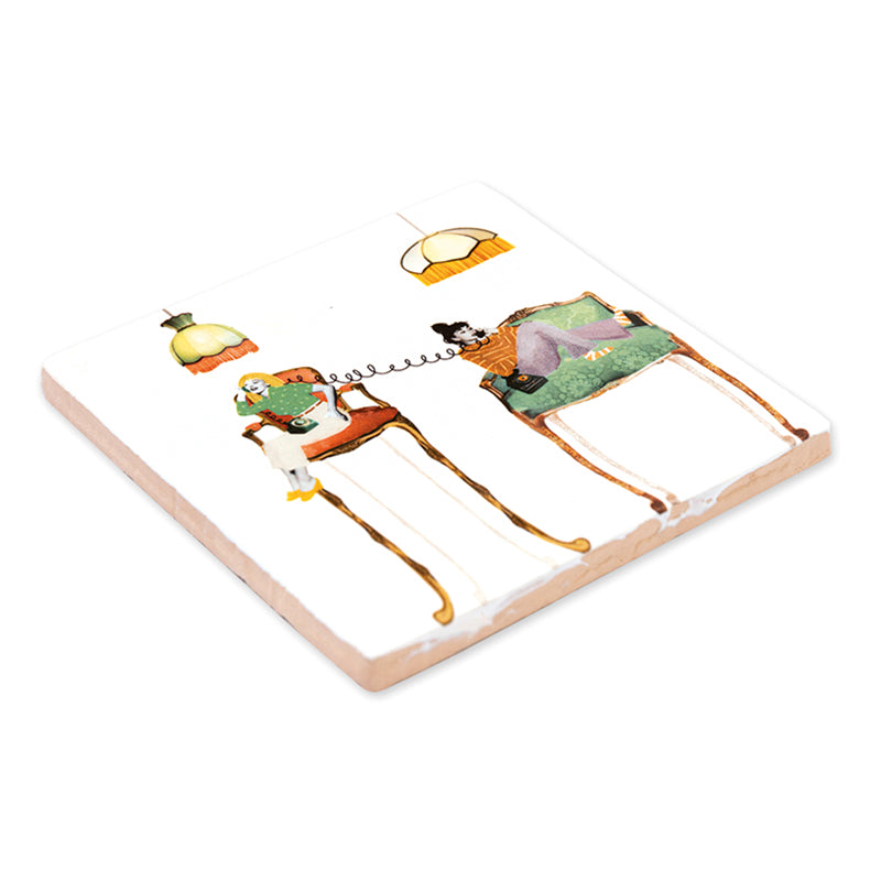 StoryTiles Chit Chatting tegel met illustratie van pratende figuren in kleurrijke stijl