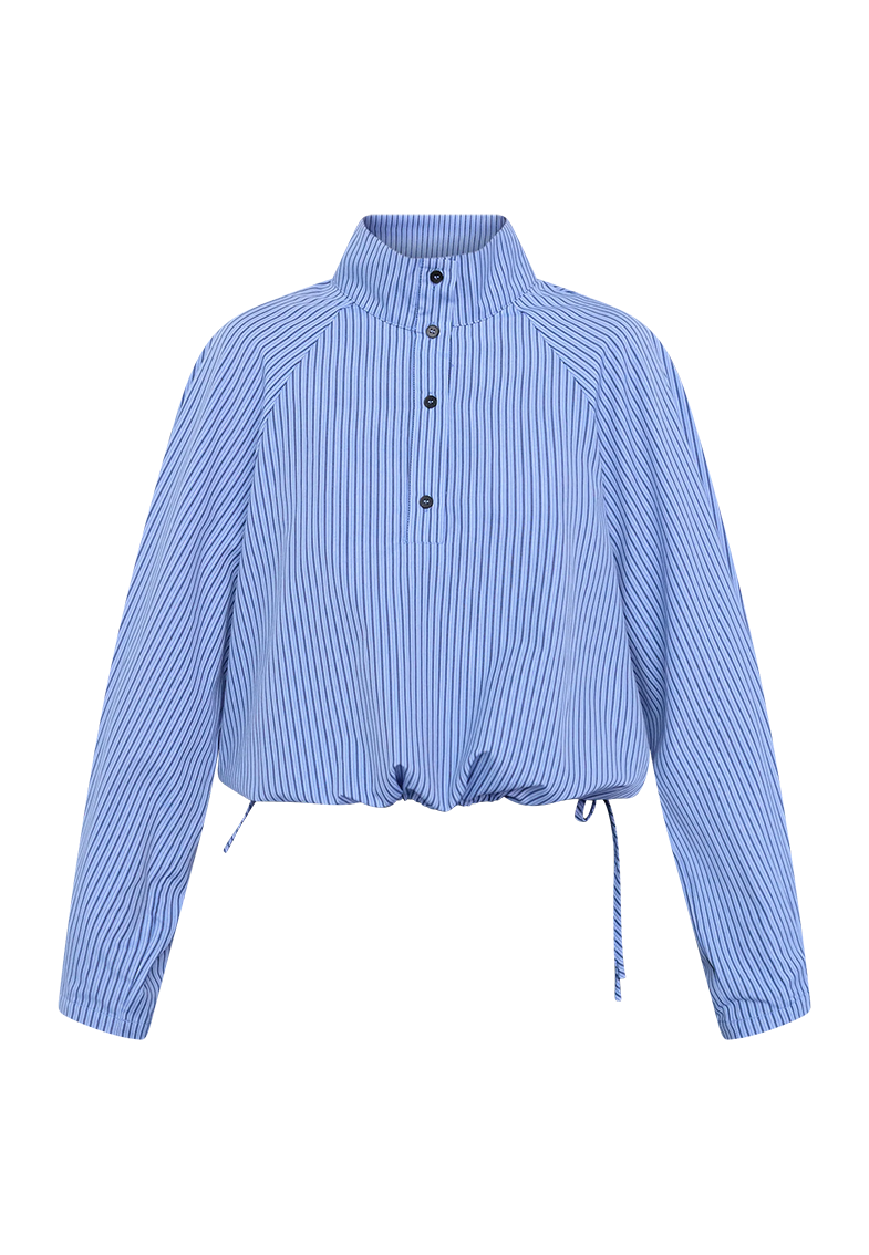Blauwe gestreepte EDWIN-SH Sisterpoint shirt met lange mouwen en knoopsluiting, zichtbaar in de afbeelding.