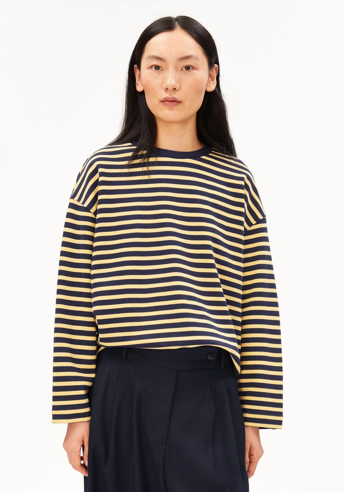 FRANKAAMAARLENSTRIPESWEAT3676GoldenHay-TintedNavy__1
