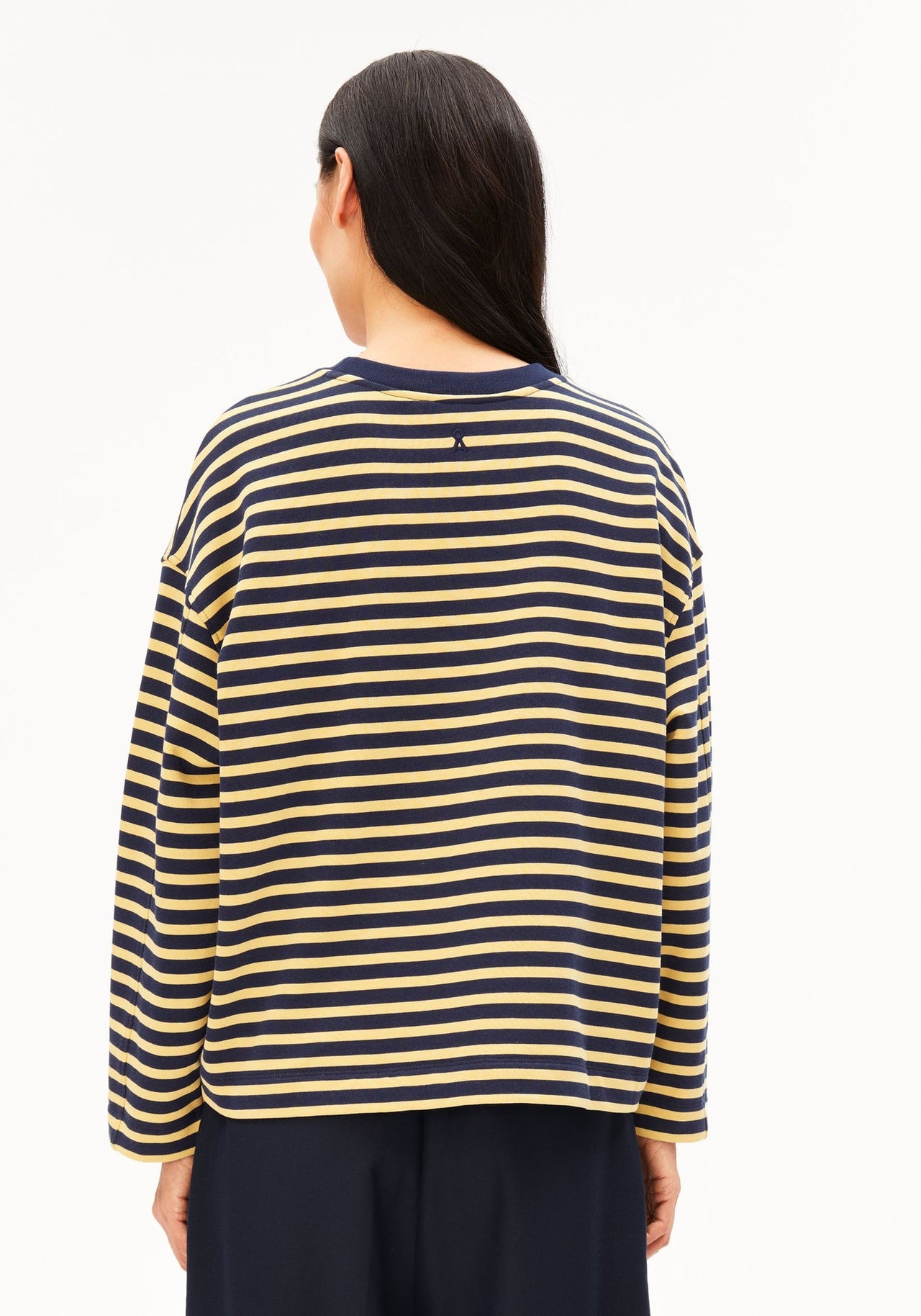 FRANKAAMAARLENSTRIPESWEAT3676GoldenHay-TintedNavy__2