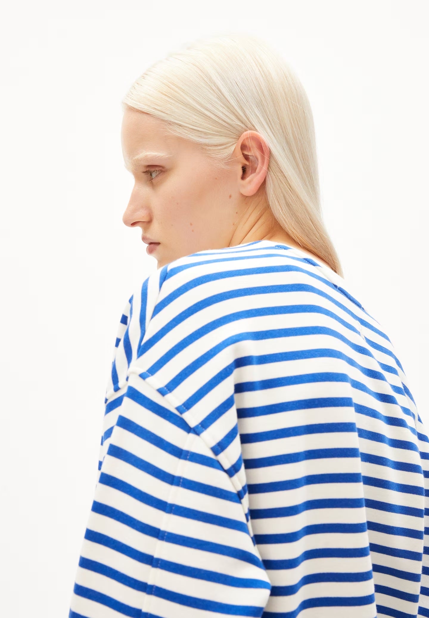 FRANKAAMAARLENSTRIPESWEAT_DynamoBlue-Undyed_4