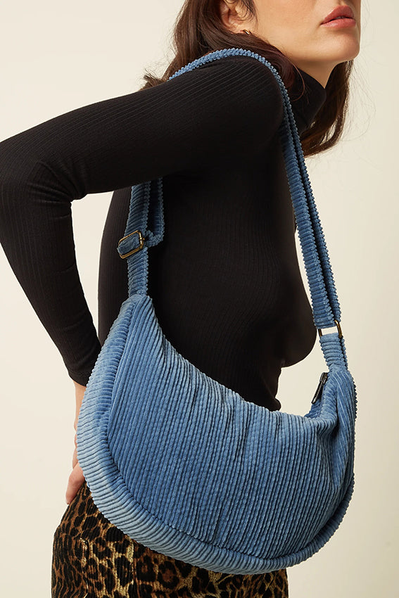Lila katoenen tas van King Louie Fanny Large Bag Corduroy 428, grote dames schoudertas met stevige riem en opvallende kleur