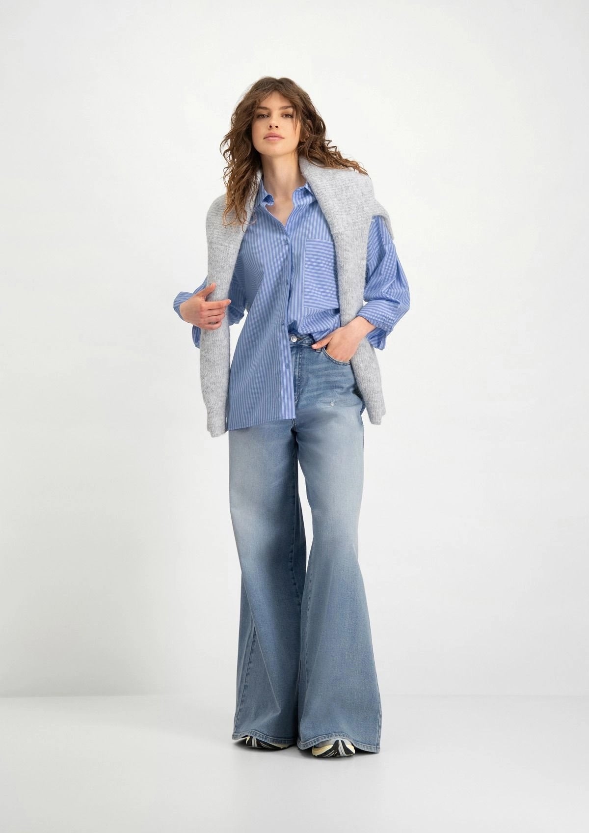 Fiora Blouse  1142 Light Sky - LEEF mode en accessoires