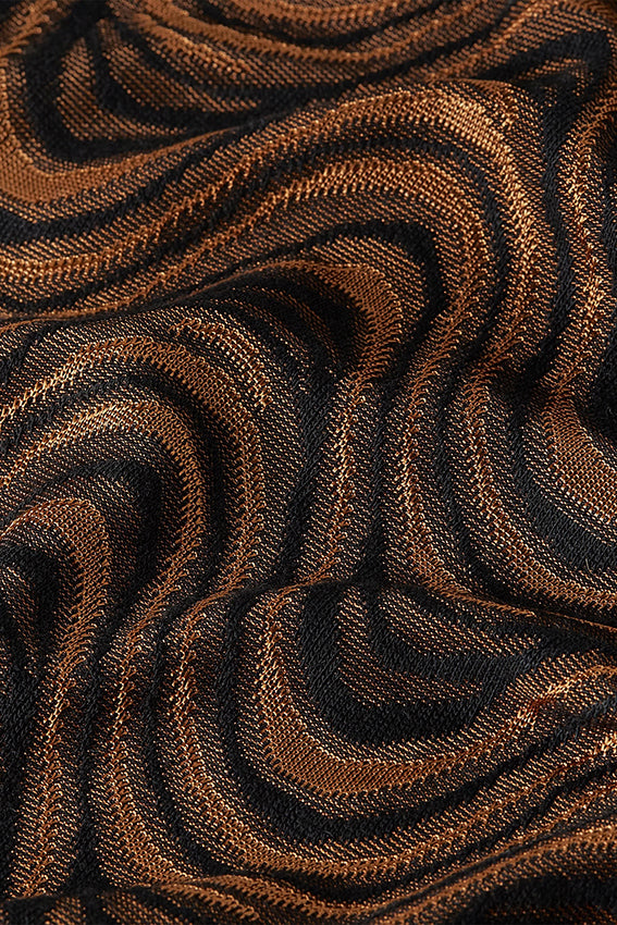Zwarte Gia Top Jackie Jacquard van King Louie met kleurrijk jacquard patroon, zichtbaar op de afbeelding.