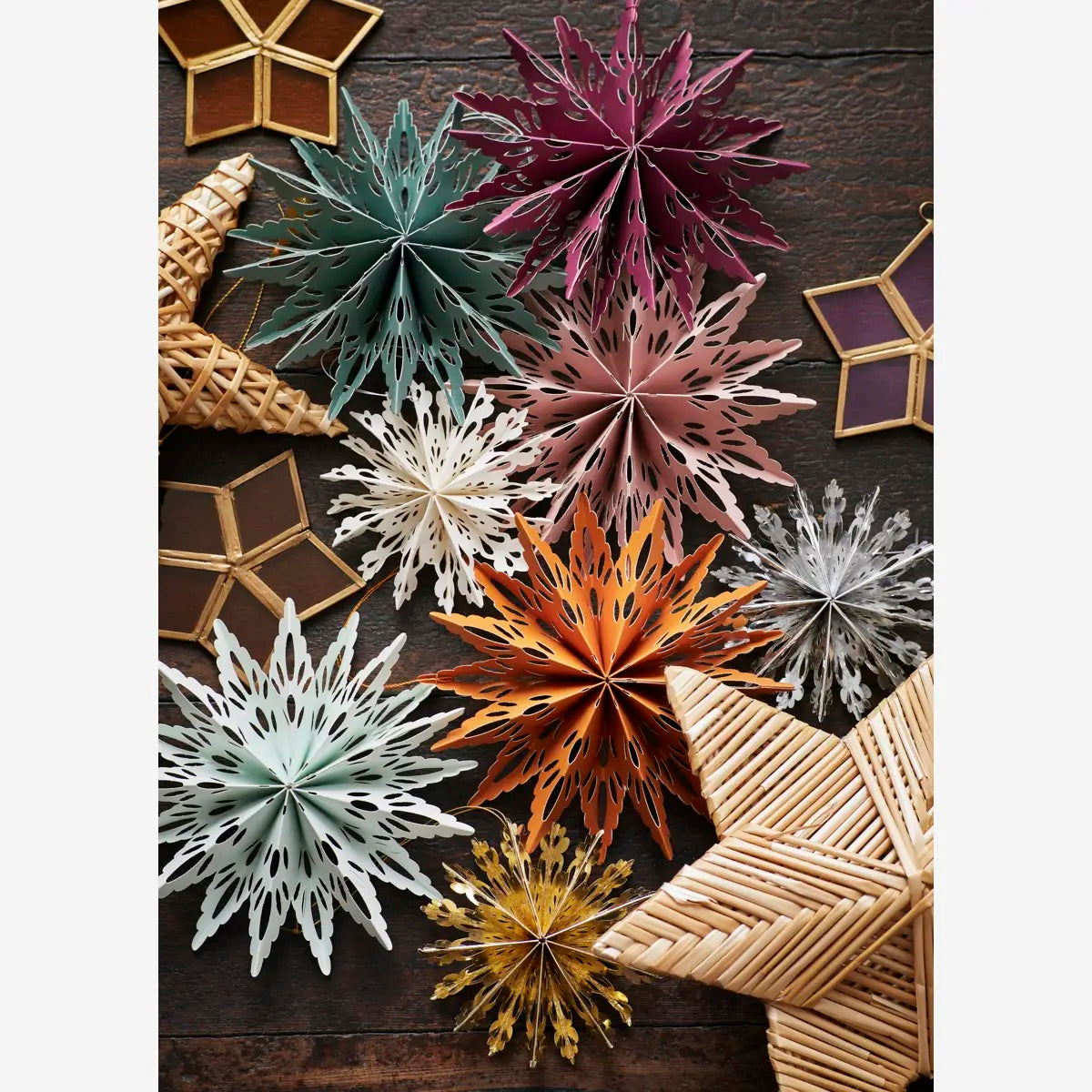 Hanging paper snowflakes (set van 5) plum,orange,mint,green,rose