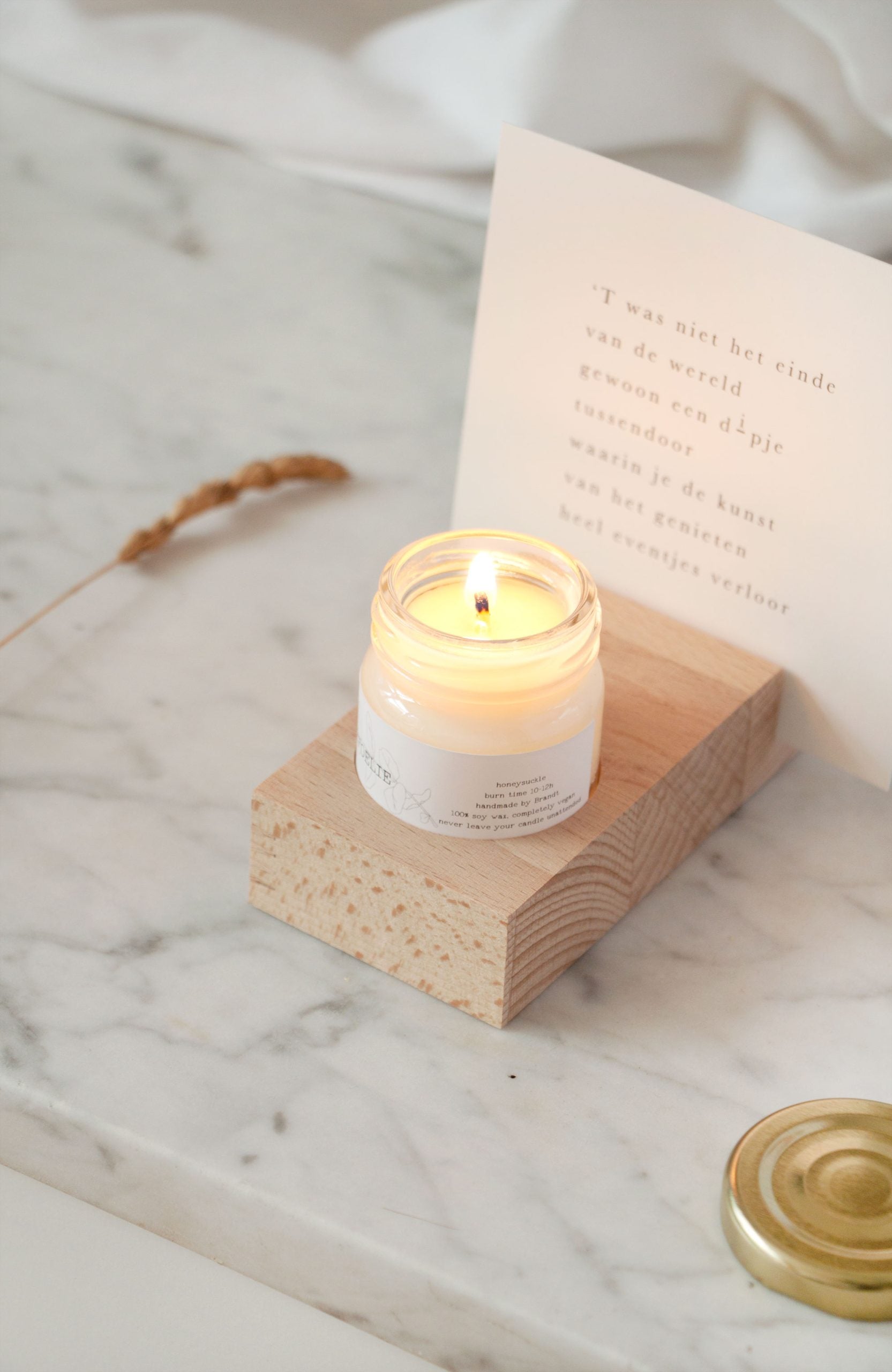 Hold it candle  Cederhout & Vanille - LEEF mode en accessoires