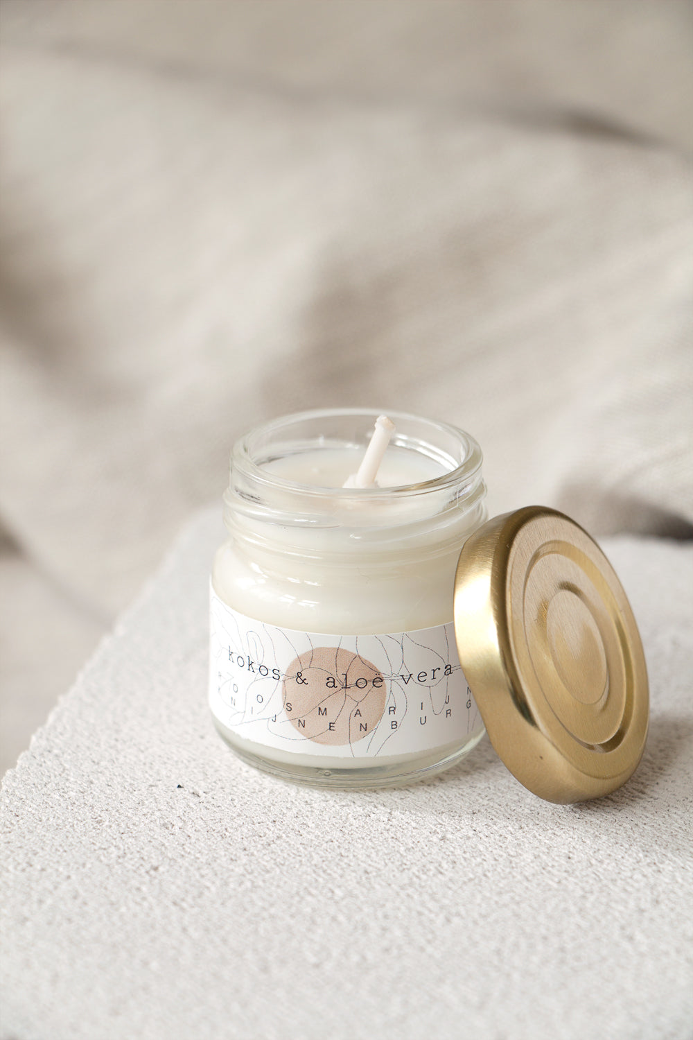 Hold it candle  Kokosnoot & aloe vera - LEEF mode en accessoires