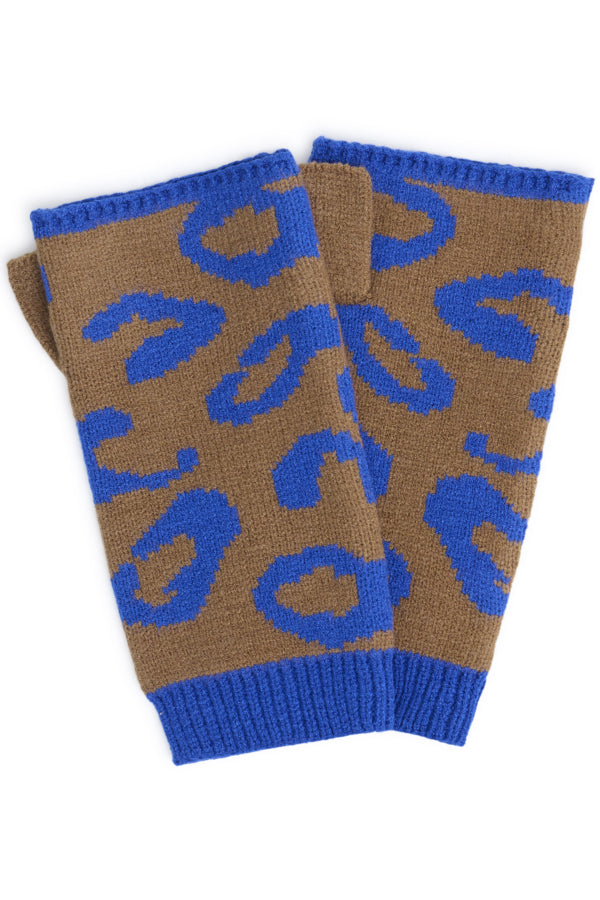Witte IAELINA wanten van ICHI in nautische blauwe kleur, zachte stof, geschikt voor koud weer en winterse dagen.