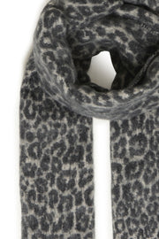 Zwarte IASELMA SC van ICHI, dichtstbijzijnde close-up van het product met details en textuur zichtbaar.