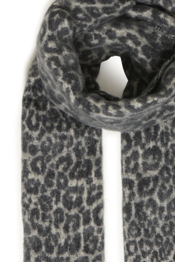 Zwarte IASELMA SC van ICHI, dichtstbijzijnde close-up van het product met details en textuur zichtbaar.