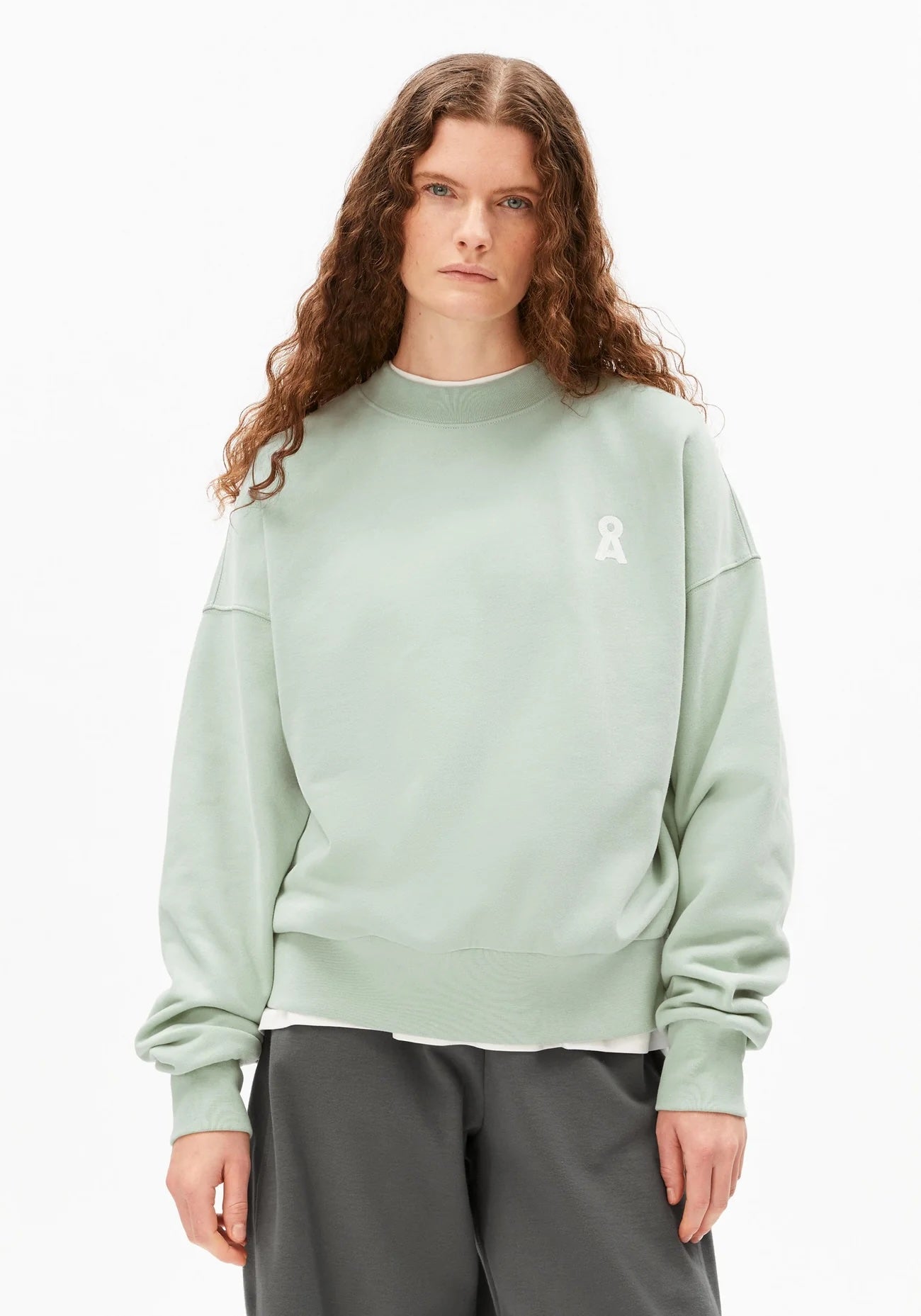 ICONICAALIZAASWEAT3472Foam__1