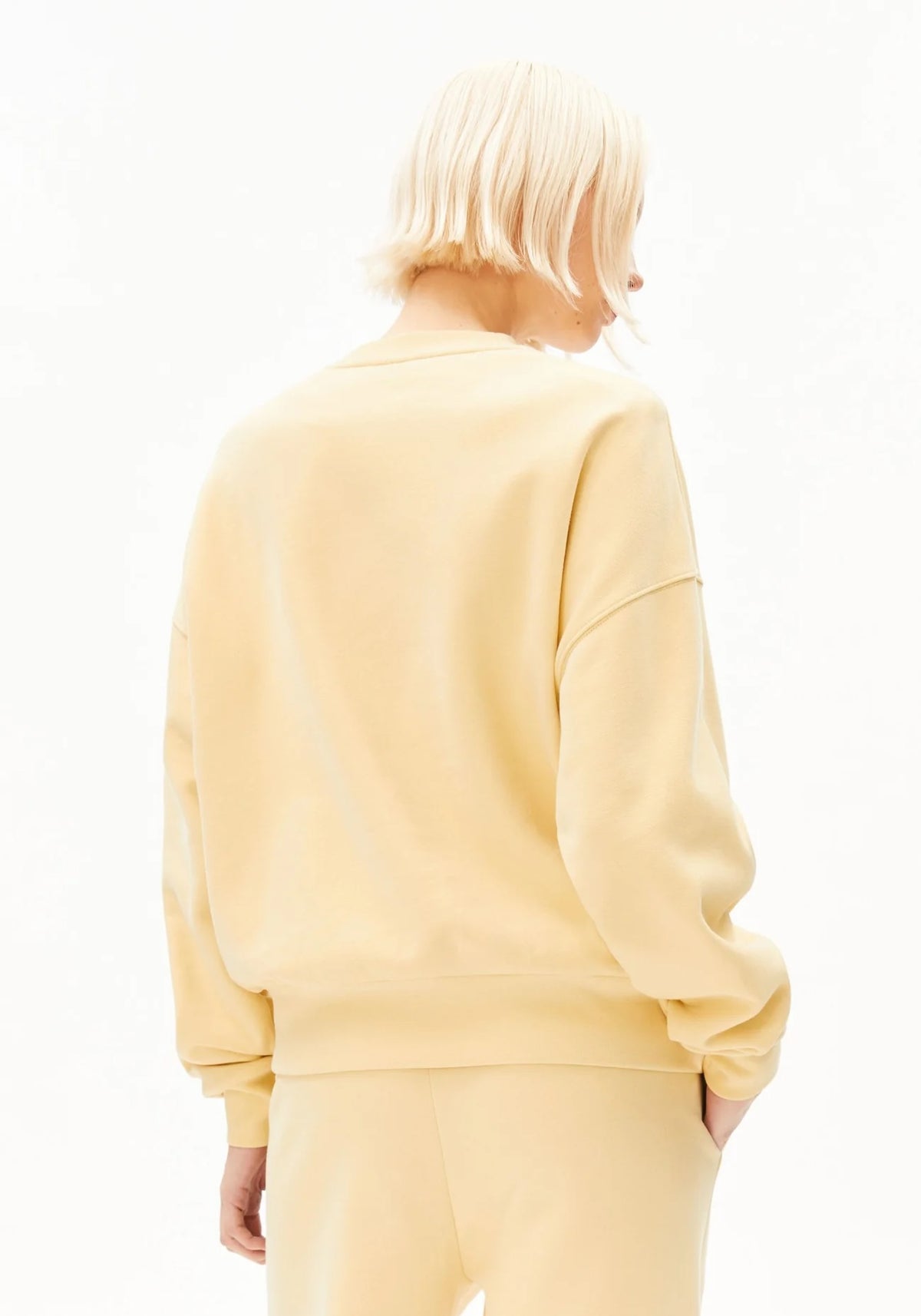 ICONICAALIZAASWEAT3651GoldenHay__2