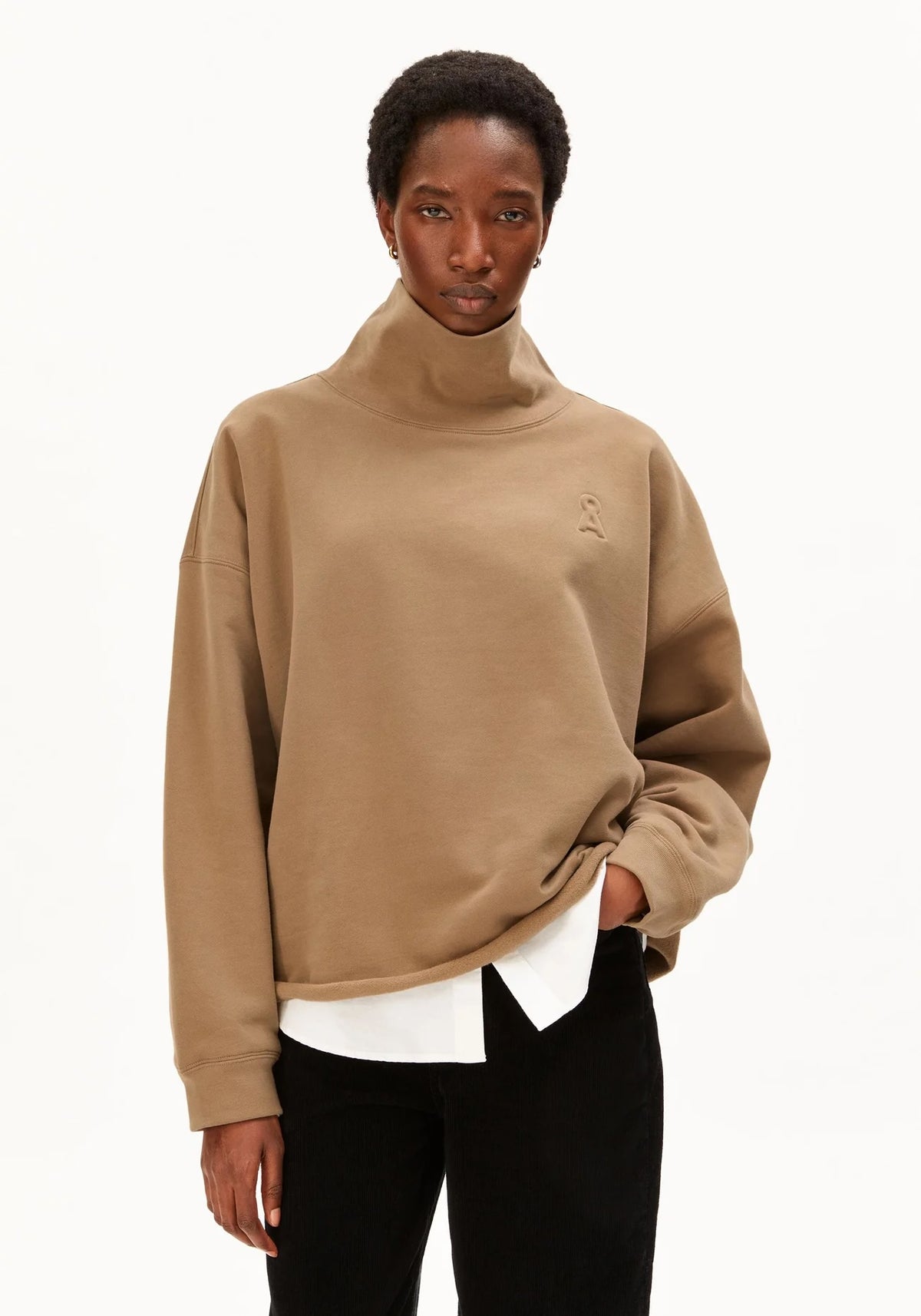 ICONICAOPENEDGEFUNNELNECK3641Amberwood__1