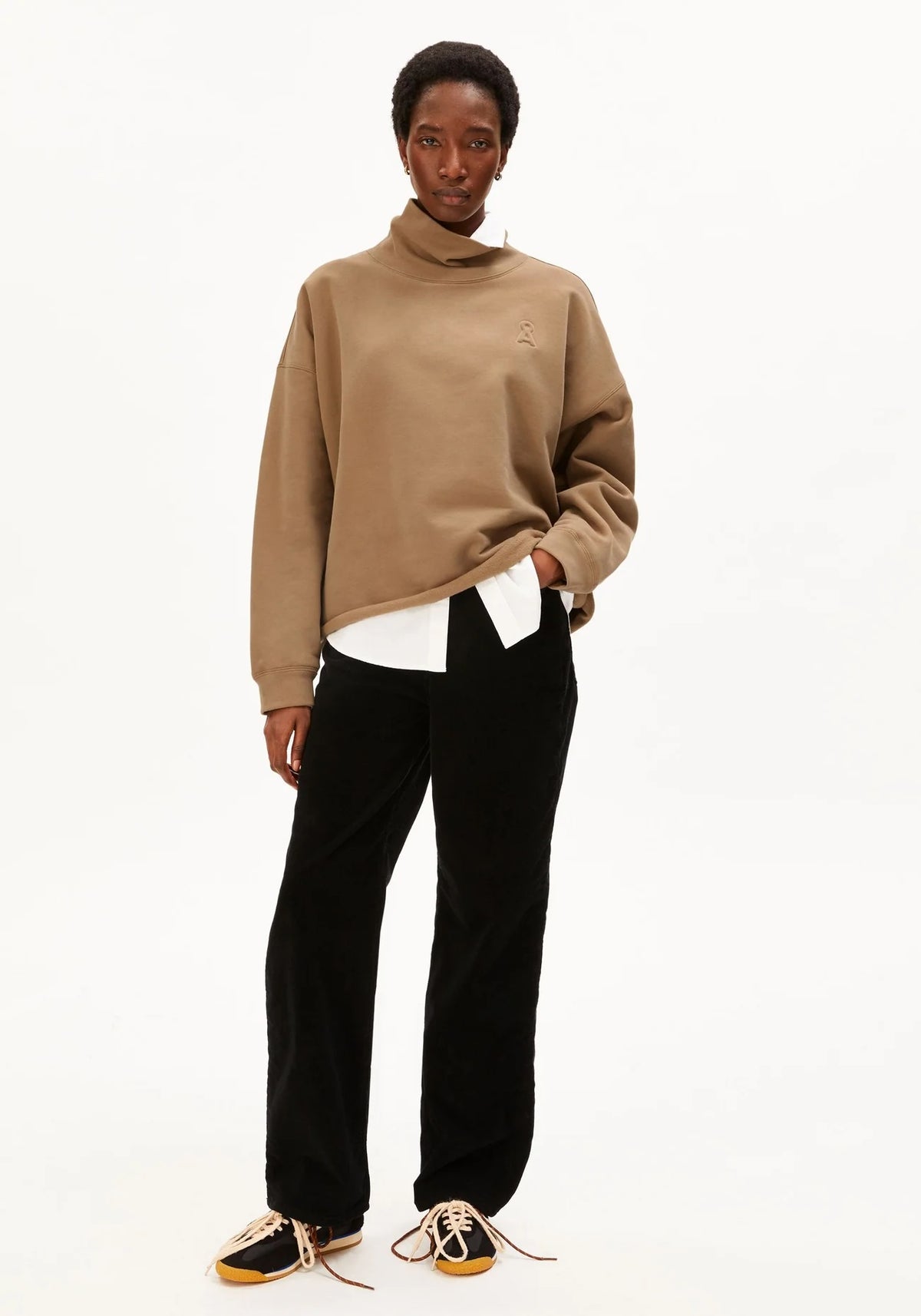 ICONICAOPENEDGEFUNNELNECK3641Amberwood__3