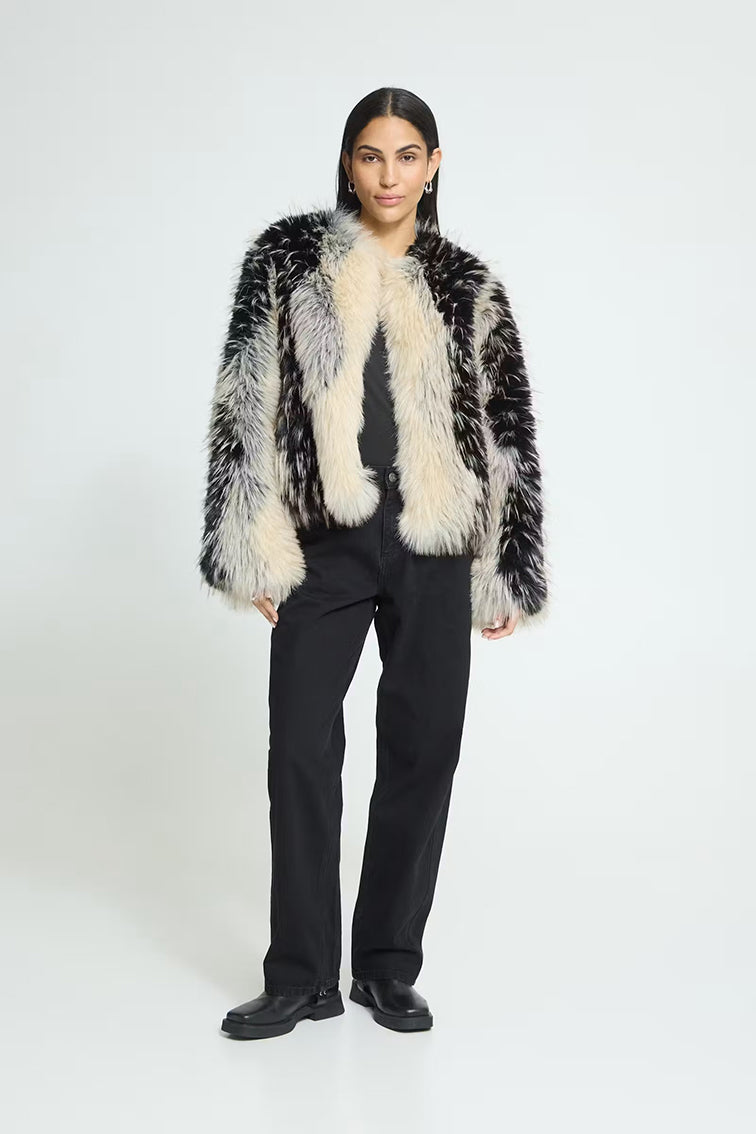 ICHI IHFLAXA JA 900014773 gespikkelde damesfijne blouse met lange mouwen en knoopsluiting, zwart met witte spikkels