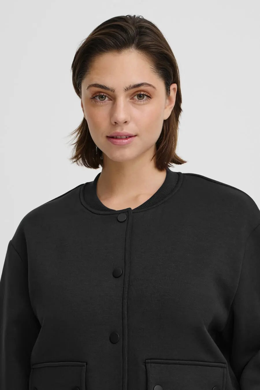 IHKATENEOJA2194008Black__2