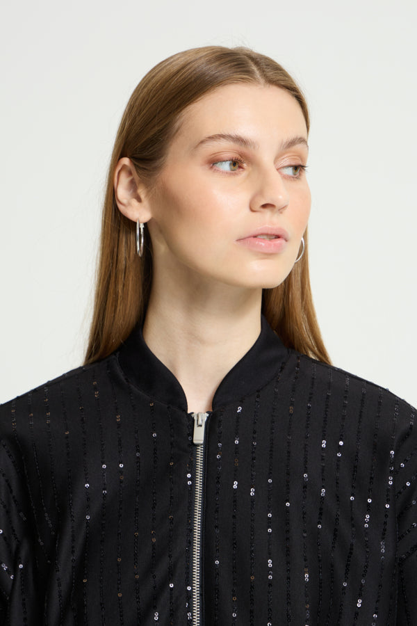 ICHI IHKATE SEQUINS JA 194008 in zwart, detail van de paillettenstof